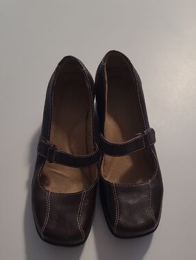 Naturalsoul By Naturalizers Comfort Mary Jane Flats in Dark Brown Size 6.5